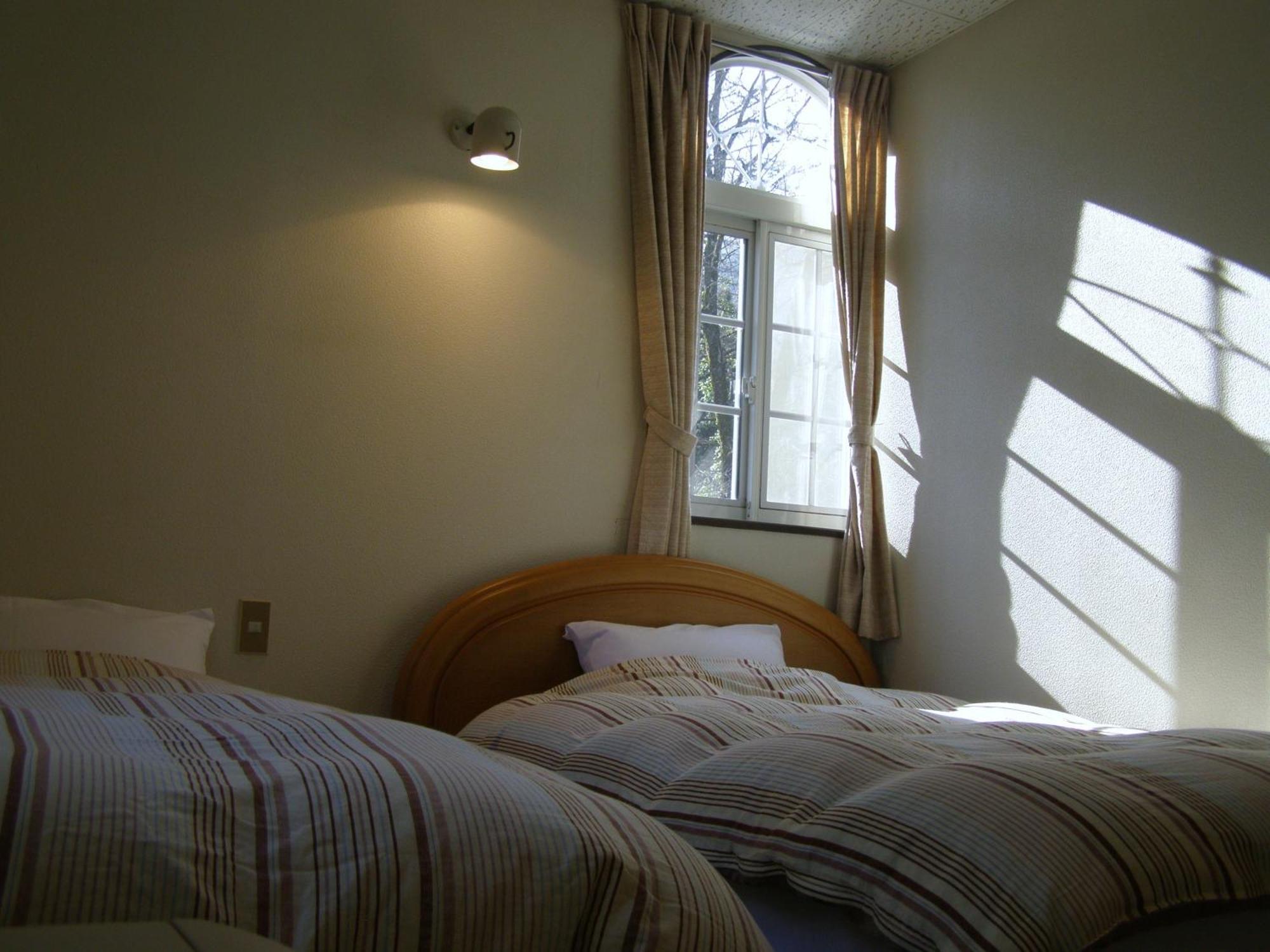 Sunny Side Hut Bed and Breakfast Hakuba Eksteriør billede