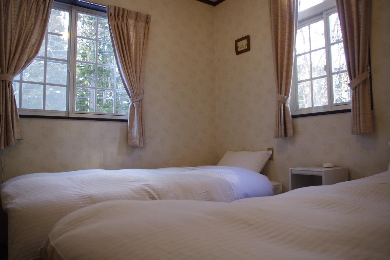 Sunny Side Hut Bed and Breakfast Hakuba Eksteriør billede